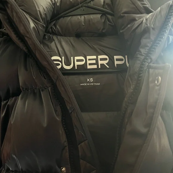 Basically new* Aritzia liquid shine Gray Puffer Jacket - Picture 3 of 8